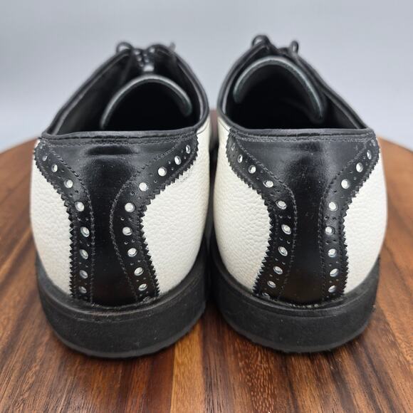 Footjoy Classics Golf Shoes Mens 9 C Black White Leather Saddle Spikeless USA main image 4